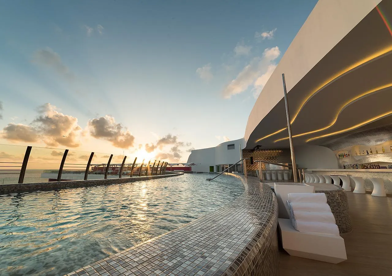 *****  Temptation At The Tower Cancun Resort (Adults Only) Mexico